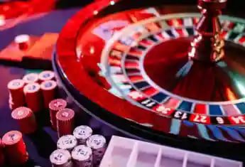 အွန်လိုင်း Slot ဂိမ်း reels symbols MMK ကျပ်ငွေ